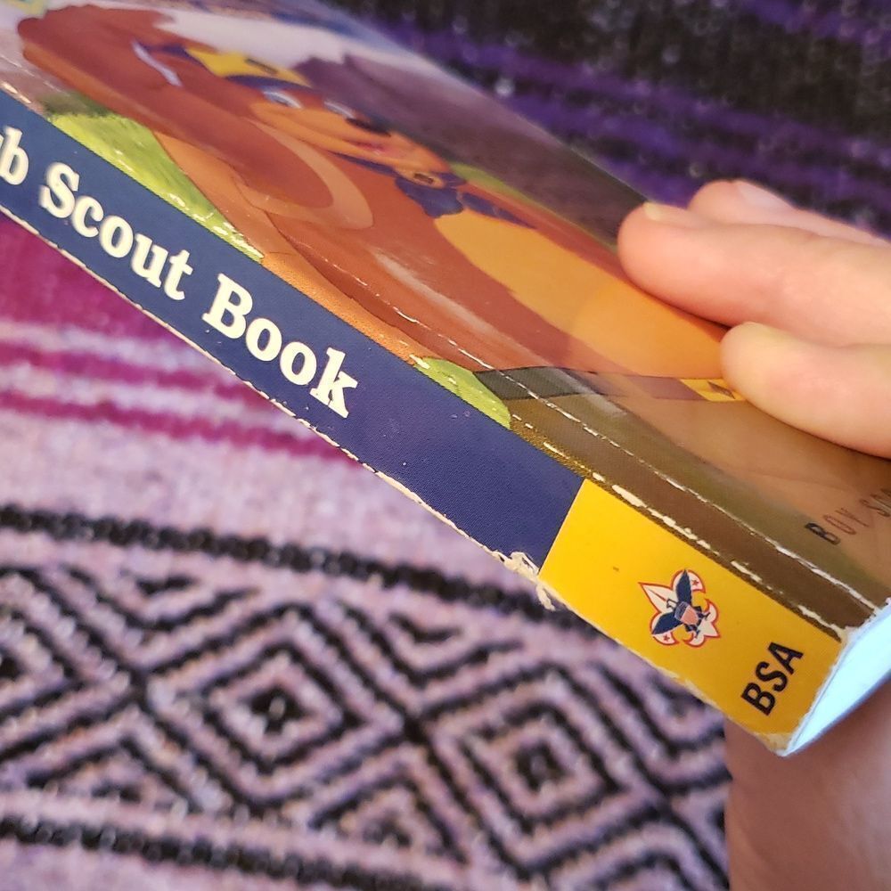 Vintage 1998 Bear Cub Scout Handbook - Picture 6 of 6